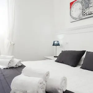 https://porta-romana-siena.it-tuscanyhotel.com