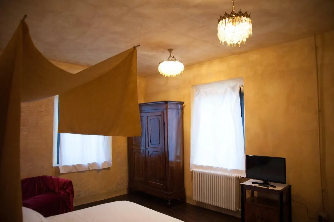 Corte Mantovanella Sant'antonio  Bed & Breakfast